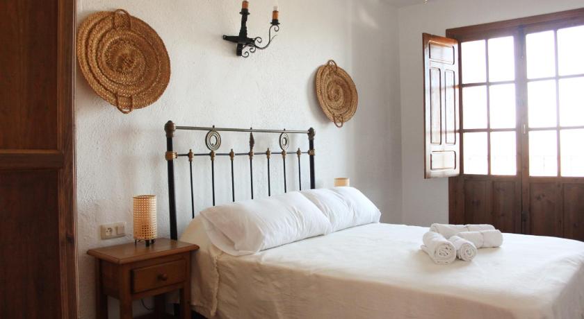 アルプハラ・デ・ラ・シエラ El Rincon de Munoz 4つ星 シングルルーム レストラン