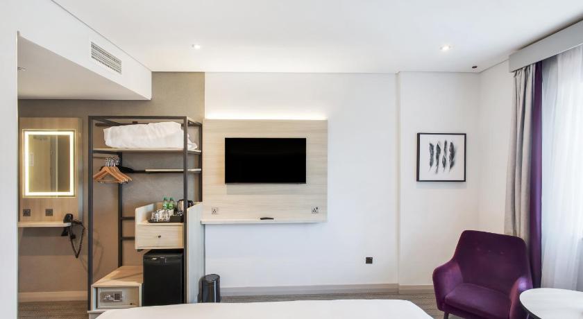 Image of Non-Smoking - New Style Double Room - Free DXB Airport Shuttle Every 30min to T1&3 5