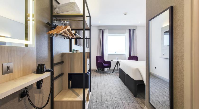 Image of Non-Smoking - New Style Double Room - Free DXB Airport Shuttle Every 30min to T1&3 4