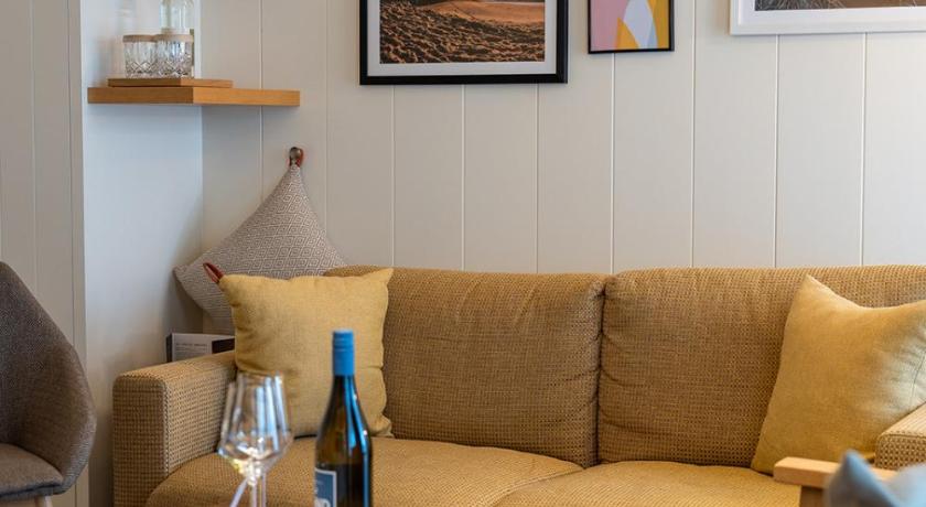 Image of Suite 14