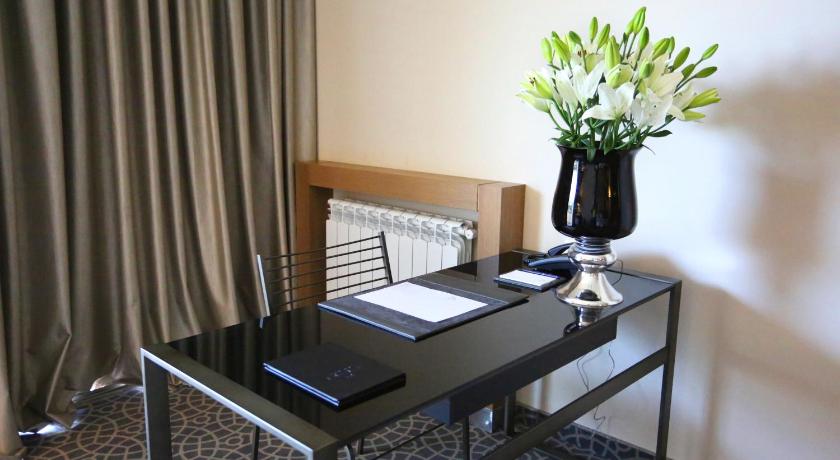 Image of Premier Room 4