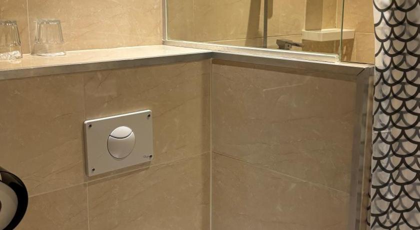 Image of Triple Room 5
