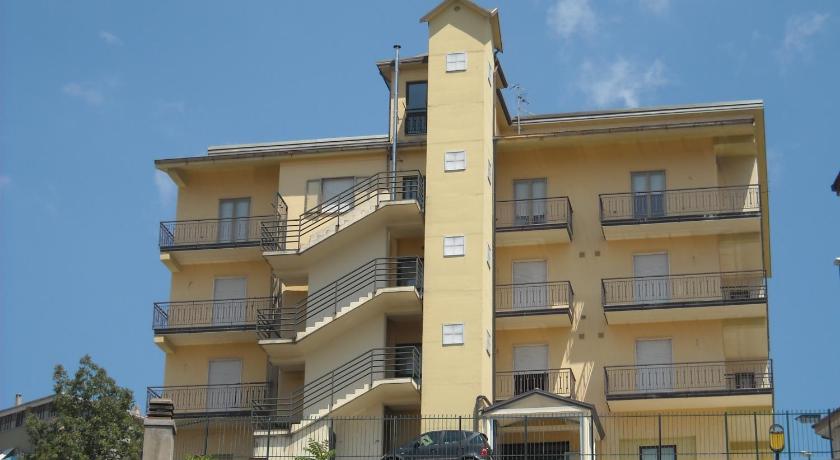 Hotel Caimo Bed-Breakfast