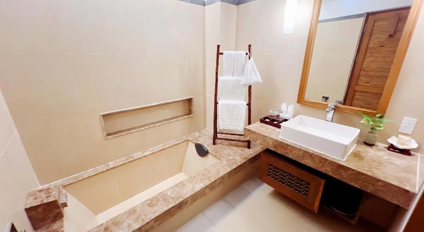 Zdjęcie: Pokój Dwuosobowy z 1 lub 2 łóżkami i balkonem (Double or Twin Room with Balcony) 15