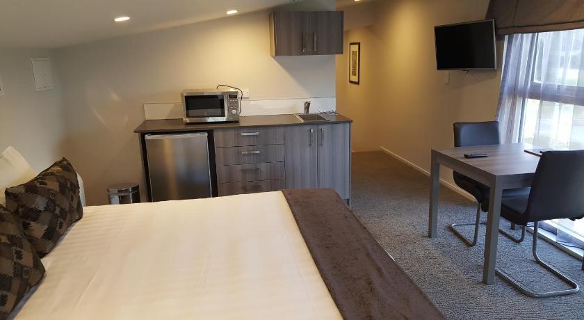 Image of 1 King Bed Studio Apartment 5