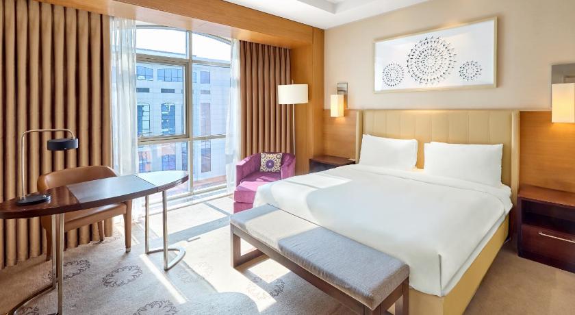 Image of Club Deluxe King Room 1