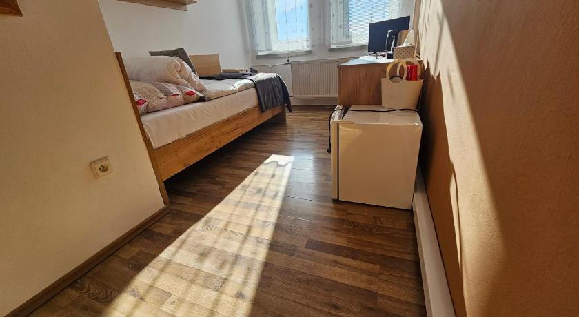 Image of Single Room 5