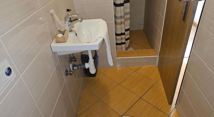 Image of Single Room 9
