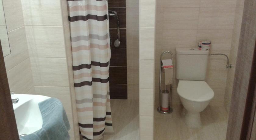 Image of Studio (1-2 Adults) 7