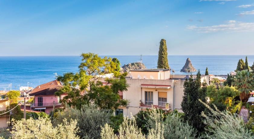 アチ・トレッツァ Antonia House 3つ星 シングルルーム プール