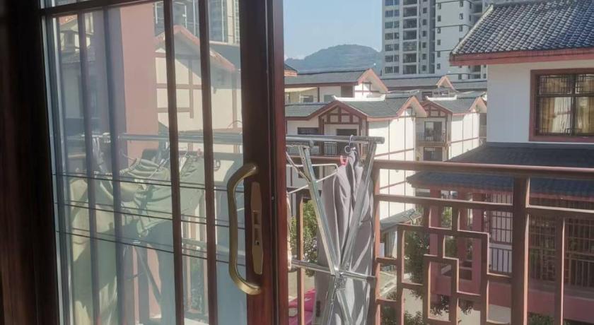 Zhangjiajie West Station Inn