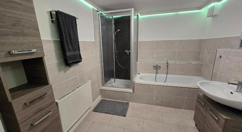 ツィッタウ FERIENWOHNUNG 70m2 APARTMENT in ZITTAUER STADTZENTRUM INNENSTADT INNENRING TOP LAGE - WOHNEN AUF ZEI 3つ星 シングルルーム 客室