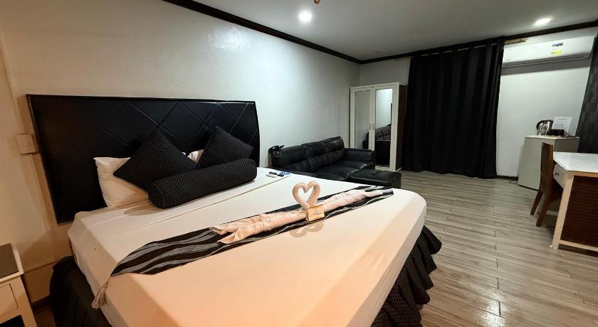 Image of Studio with Balcony 0