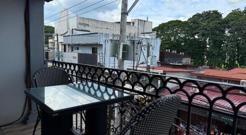 Image of Studio with Balcony 13
