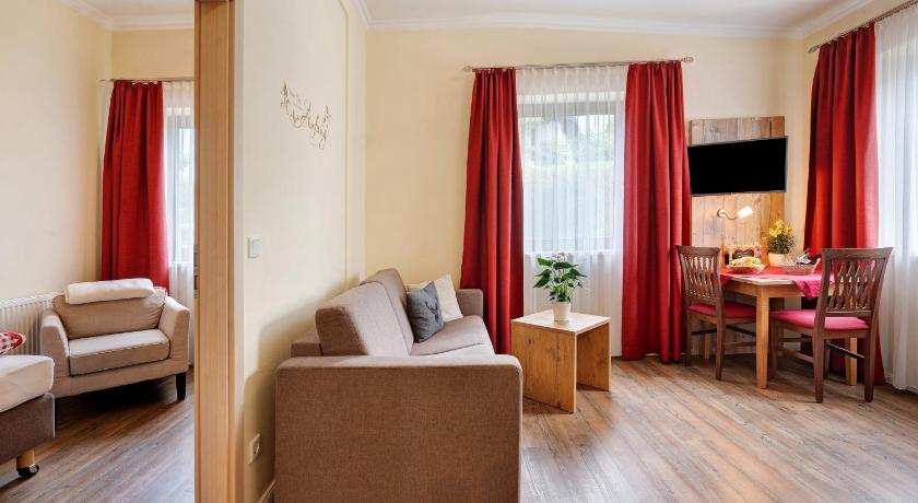 Vogtareuth Komfort Apartment Romersberger - 1 4-Star Single Room suite