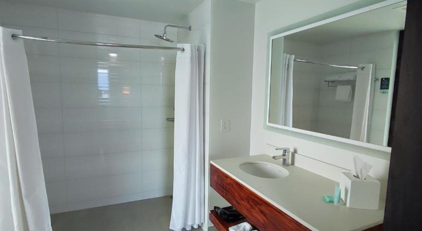 Image of Deluxe Guest room, 1 King 6