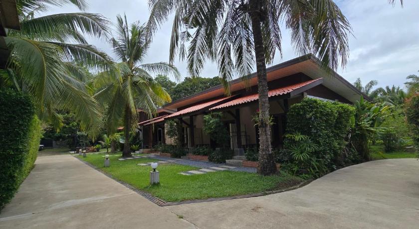 Baan Suan Rim Klong Resort - image 28