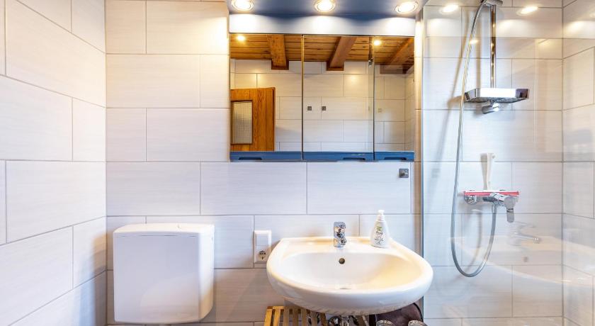 Starzach La Casa Holzwiesen 4-Star Single Room pool