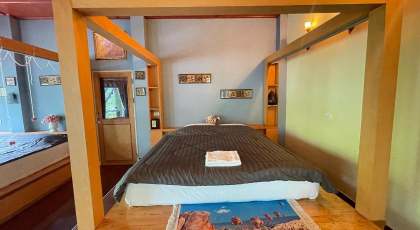 Image of Suite with Spa Bath 9