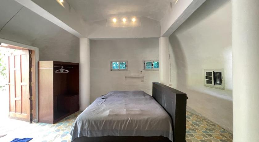 Image of Deluxe Room 8
