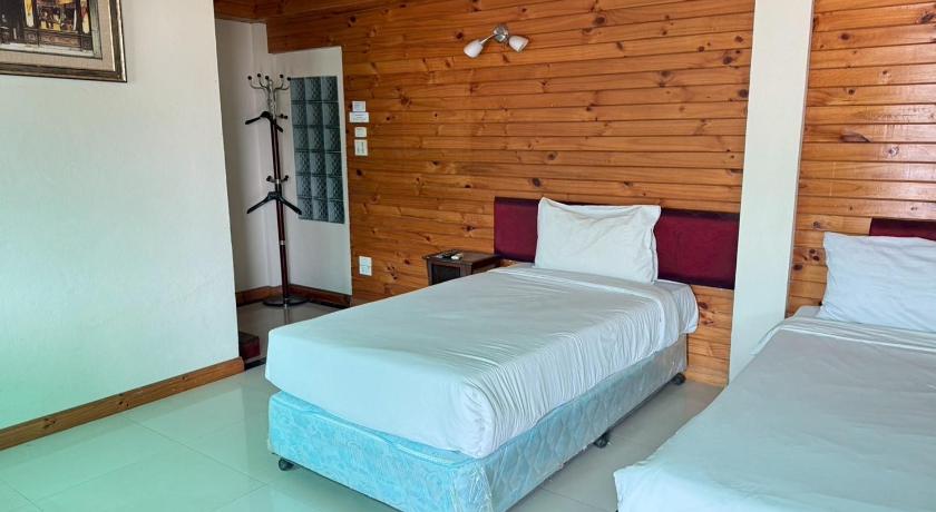 Image of Standard Triple Room 6