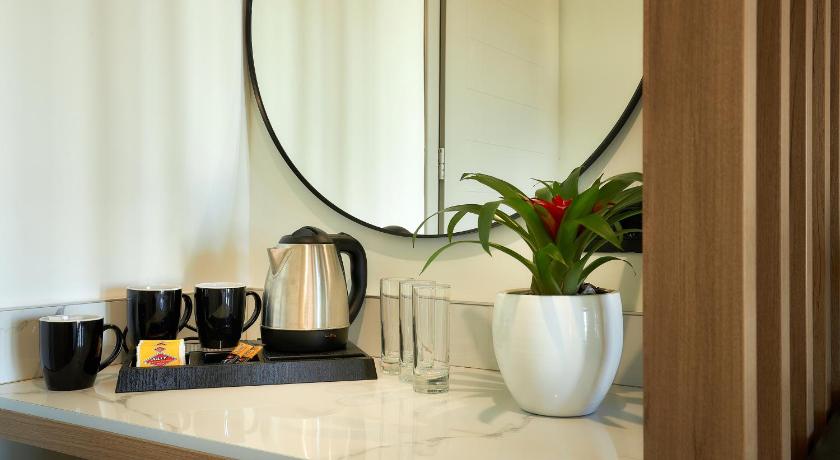 Image of Triple Room Sharing Pool 9