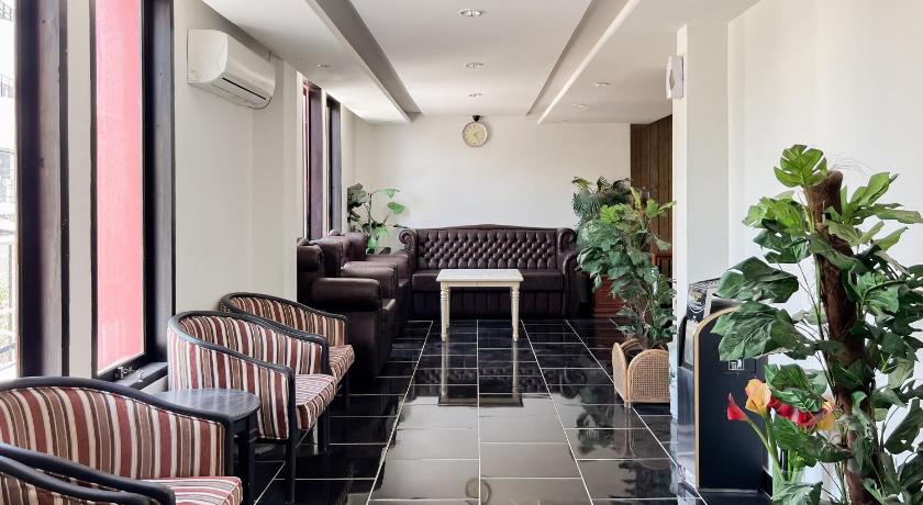 마카사르 Urbanview Hotel Yasmin Makassar by RedDoorz 2성급 호텔 로비