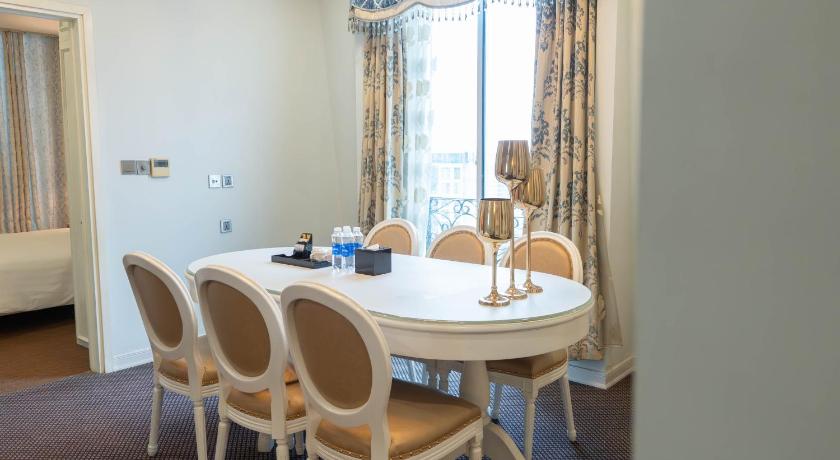 Image of Presidential Suite 14