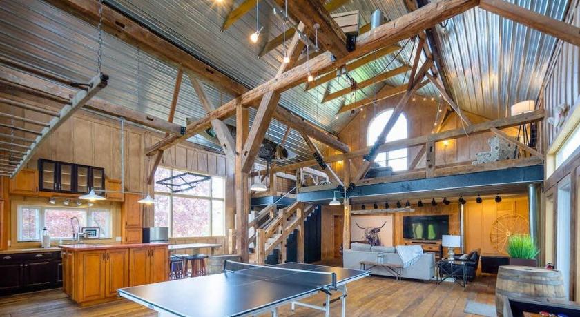 애플턴 (WI) Urban Farmstead Family Retreat - Game Barn 4성급 숙소 객실