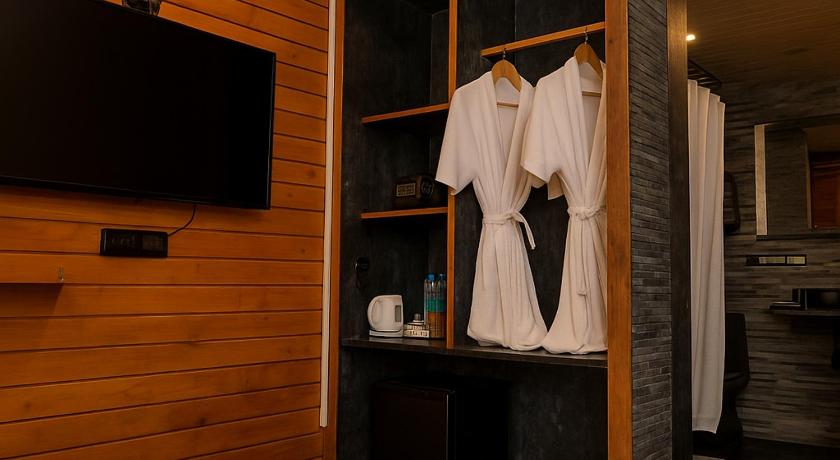 Image of Deluxe Double Room 6