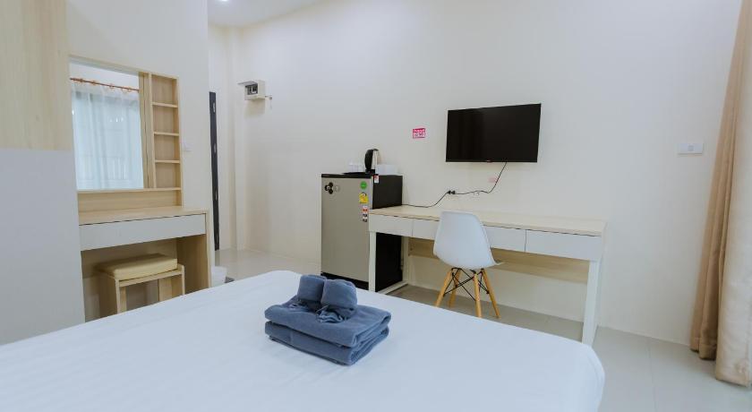 素辇 The Rich Hotel 3星级 酒店 泳池