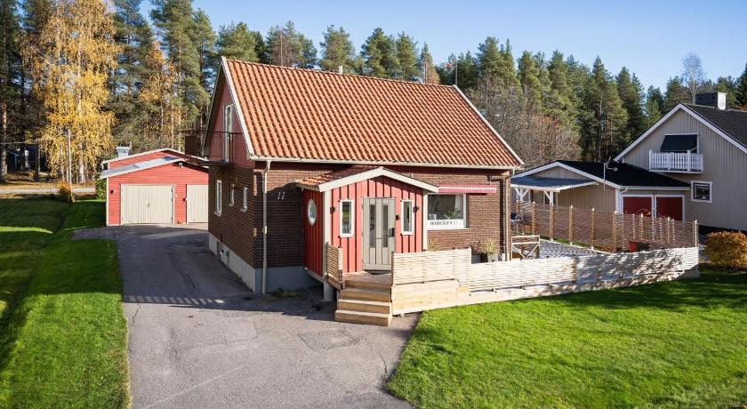 Guestly Homes - 3BR Homely Villa in Pitea