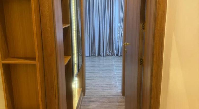 Apartment 5 - image 6