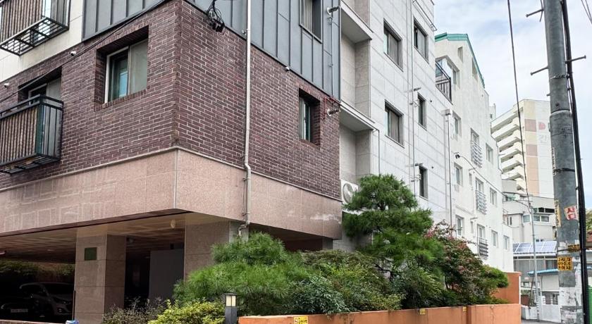 서울 홍대 풀하우스!신축!무료주차!엘베 남들과다른 특별한공간 (홍대 풀하우스!신축!무료주차!엘베 남들과다른 특별한공간) 4성급 싱글룸 로비