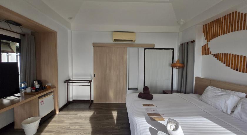 Image of Sea Front Bungalow with Partial Sea View 8