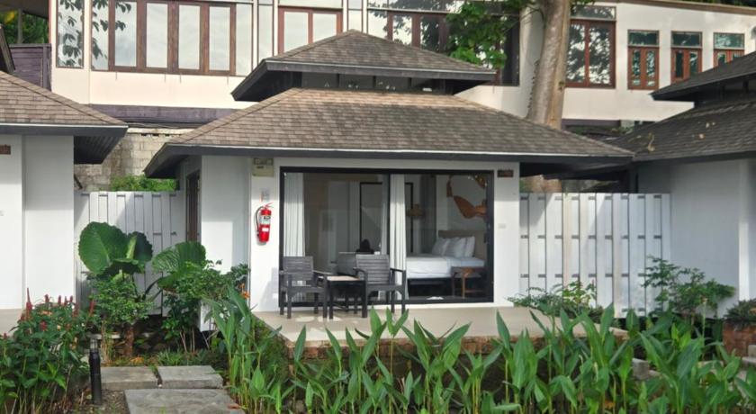 Image of Sea Front Bungalow with Partial Sea View 14