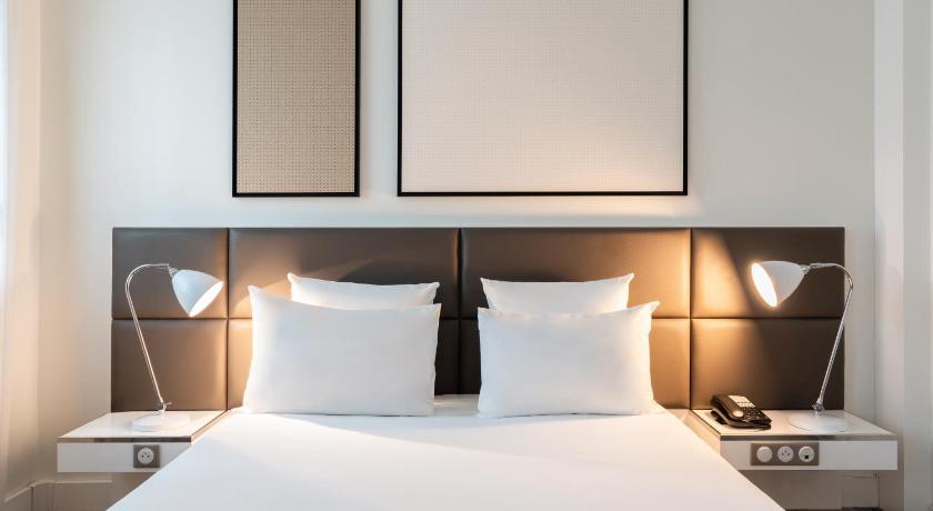 Image of Superior Suite - 1 double bed and 1 double sofa  bed 12