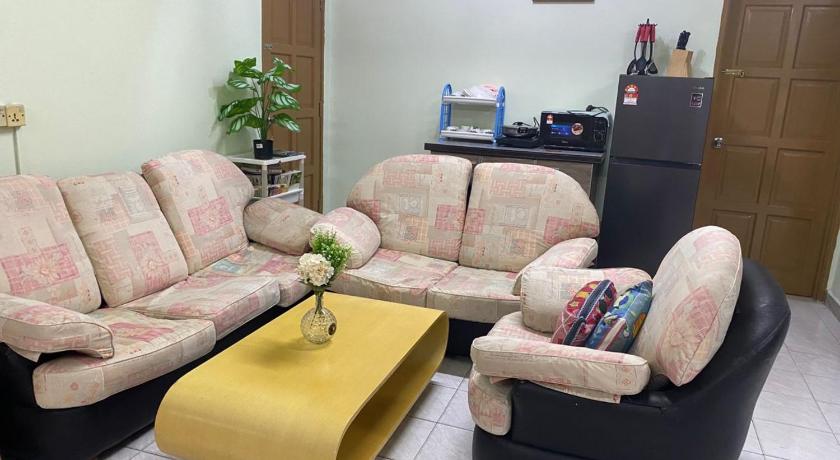 조호바루 / 조호르바루 반다르 바루 페르마스 자야의 프라이빗 하우스 (1540m², 침실 4개, 프라이빗 욕실 5개) (Comfortable Retreat in Megah Ria) 3성급 게스트하우스 레스토랑