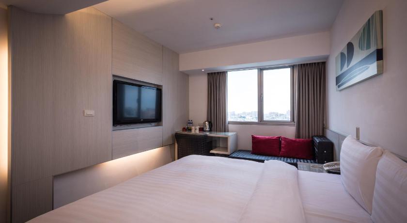 Image of Standard Double Room with 2 Single Beds Combined 0