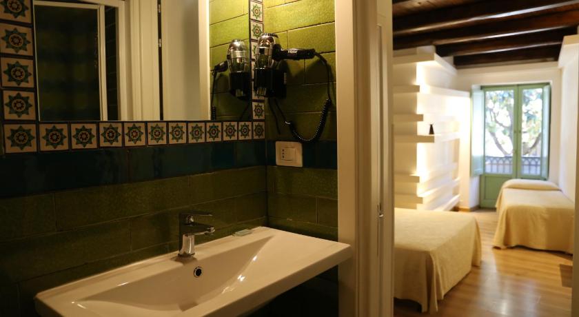 Image of Deluxe Double Room 2