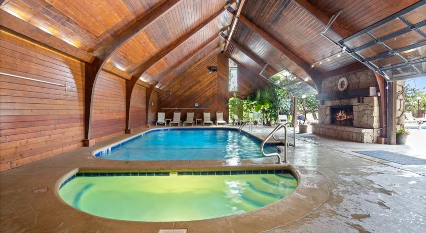 오세이지 비치 (MO) Spacious Pet-Friendly Lakeview Condo w/ Boat Slip & Pools 5성급 숙소 로비