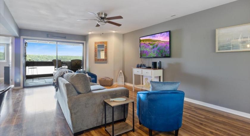 오세이지 비치 (MO) Spacious Pet-Friendly Lakeview Condo w/ Boat Slip & Pools 5성급 숙소 스위트룸
