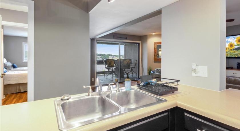 오세이지 비치 (MO) Spacious Pet-Friendly Lakeview Condo w/ Boat Slip & Pools 5성급 숙소 외관