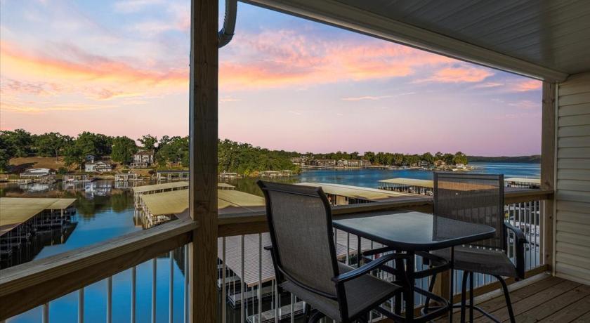 오세이지 비치 (MO) Lakeview Condo w/ 2 Pools & Beach - Family Fun Awaits at 21MM 4성급 숙소 로비