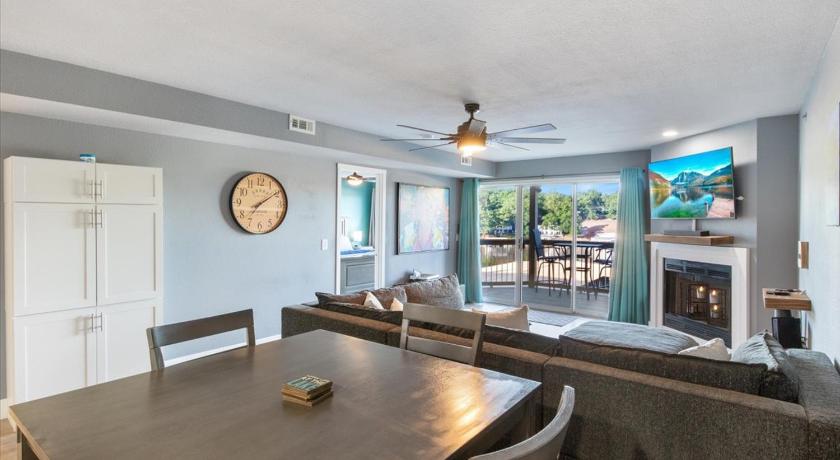 오세이지 비치 (MO) Lakeview Condo w/ 2 Pools & Beach - Family Fun Awaits at 21MM 4성급 숙소 레스토랑