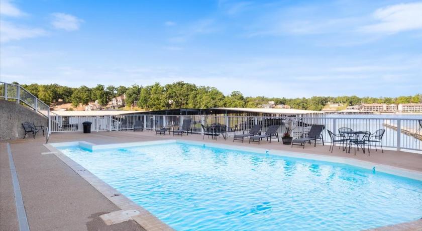 오세이지 비치 (MO) Lakeview Condo w/ 2 Pools & Beach - Family Fun Awaits at 21MM 4성급 숙소 객실