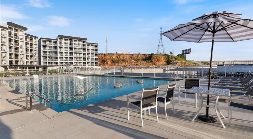 오세이지 비치 (MO) Lakefront Topsider Condo w/ Boat Slip, 2 Pools & Large Deck 5성급 숙소 레스토랑