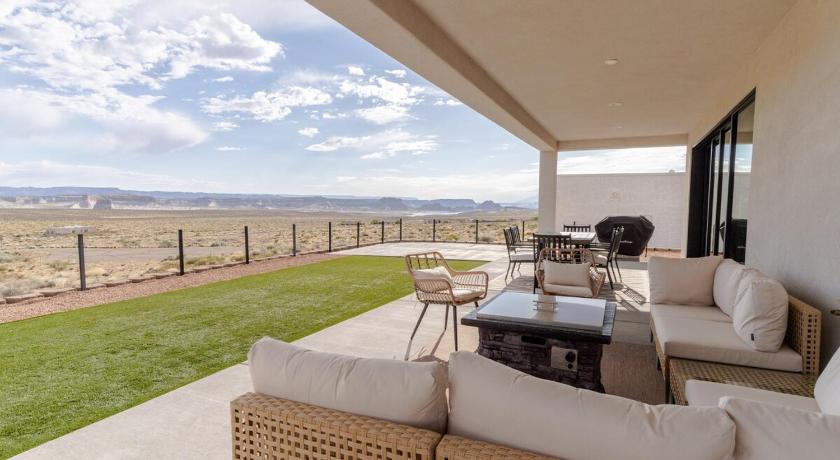 佩奇 Surf Inn Lake Powell Sleeps 15 Hot Tub Views 住宿 餐厅