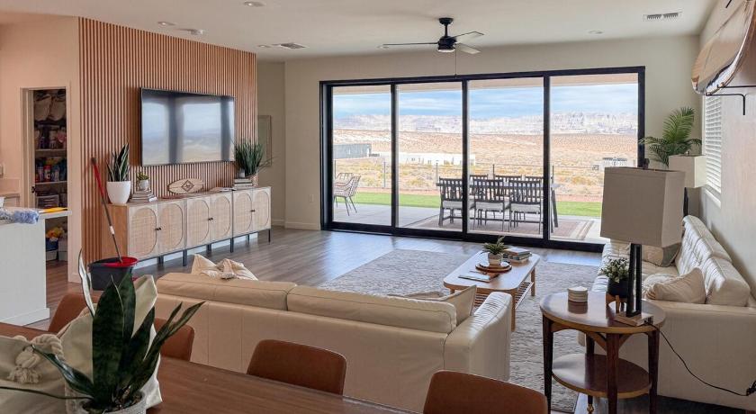 佩奇 Surf Inn Lake Powell Sleeps 15 Hot Tub Views 住宿 外观