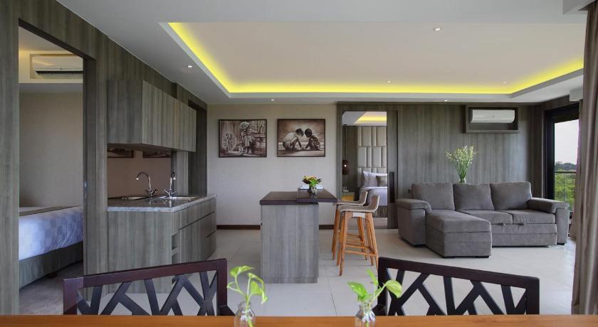 バリ The Crystal Luxury Bay Resort Nusa Dua - Bali 5つ星 ホテル レストラン